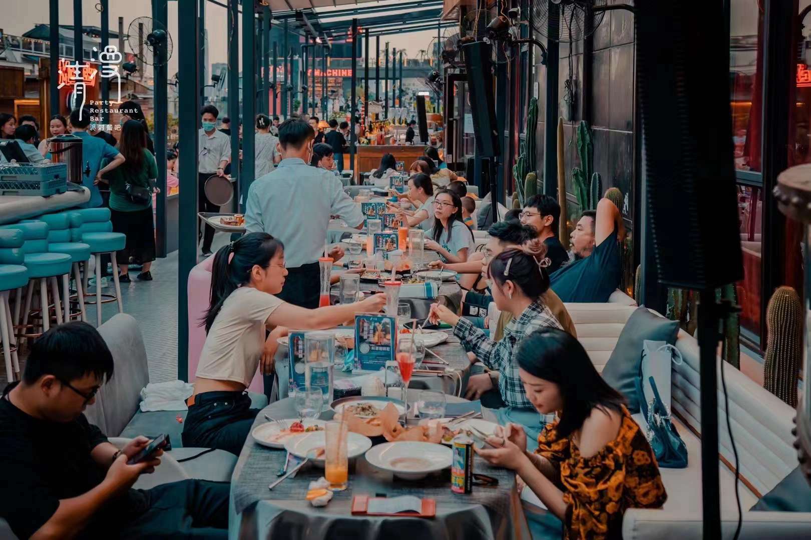 中式轻奢风格餐饮装修设计